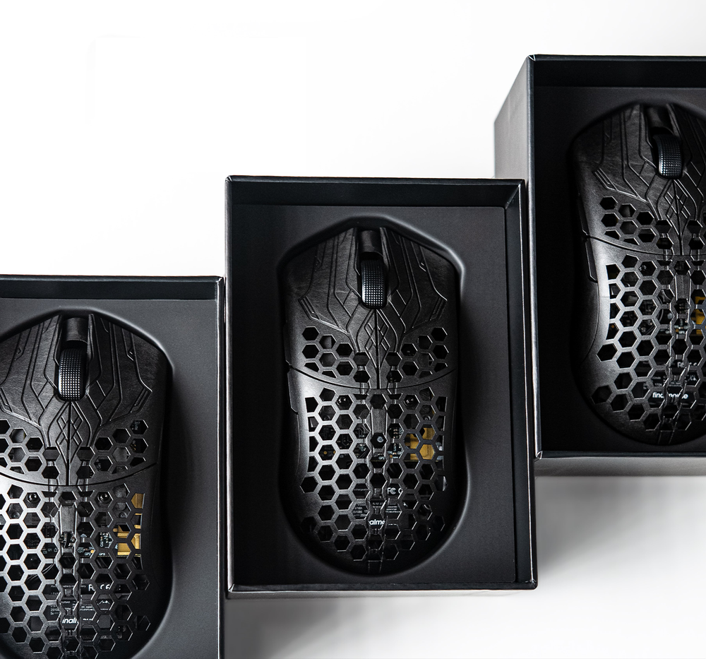 Finalmouse ULX Competition Karbon Fiber Wireless Mouse